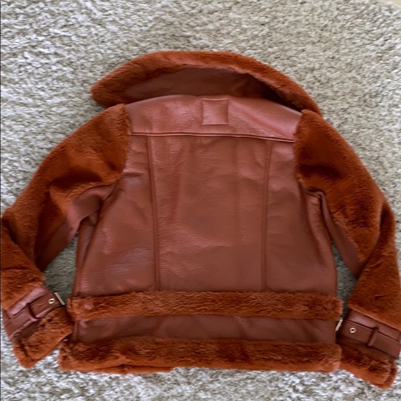 Faux fur/leather zip up warm, comfy coat - Picture 3 of 4